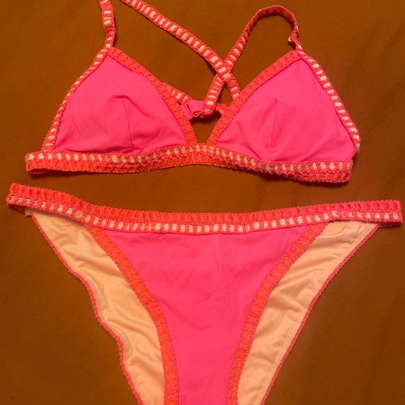 Bathing suit - Picture 1 of 3